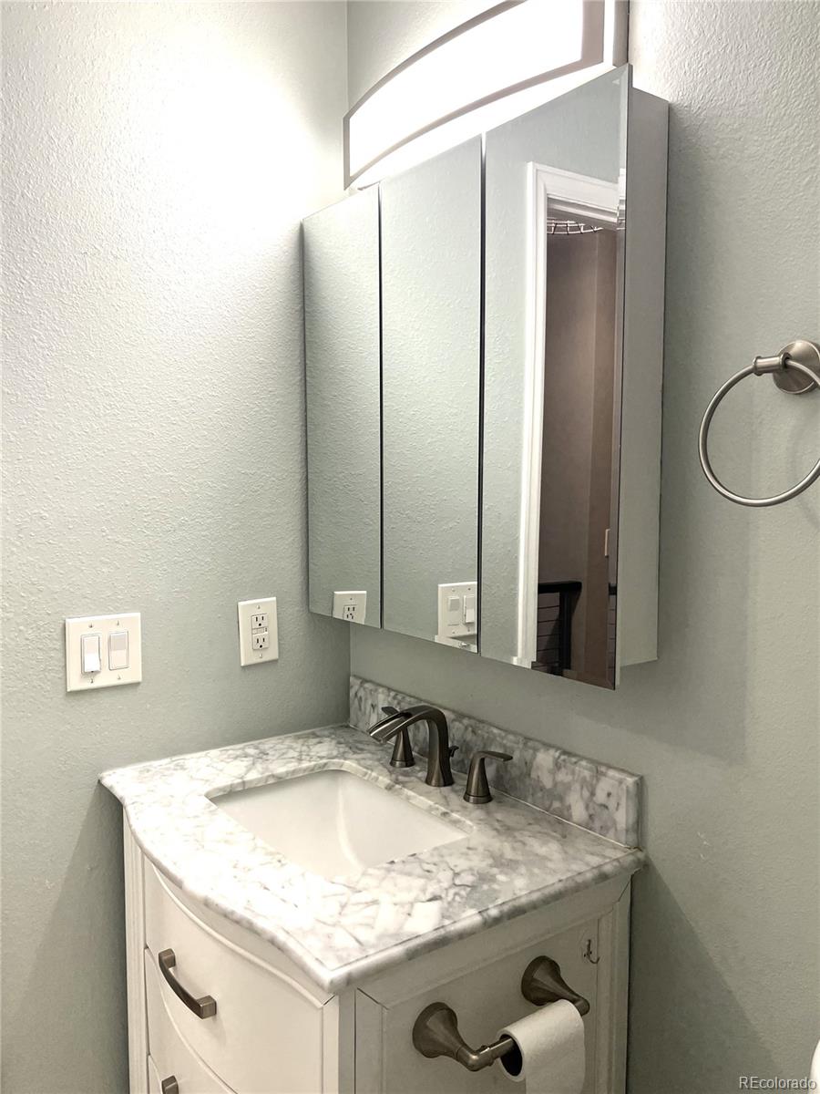 MLS Image #15 for 1470 s quebec way,denver, Colorado