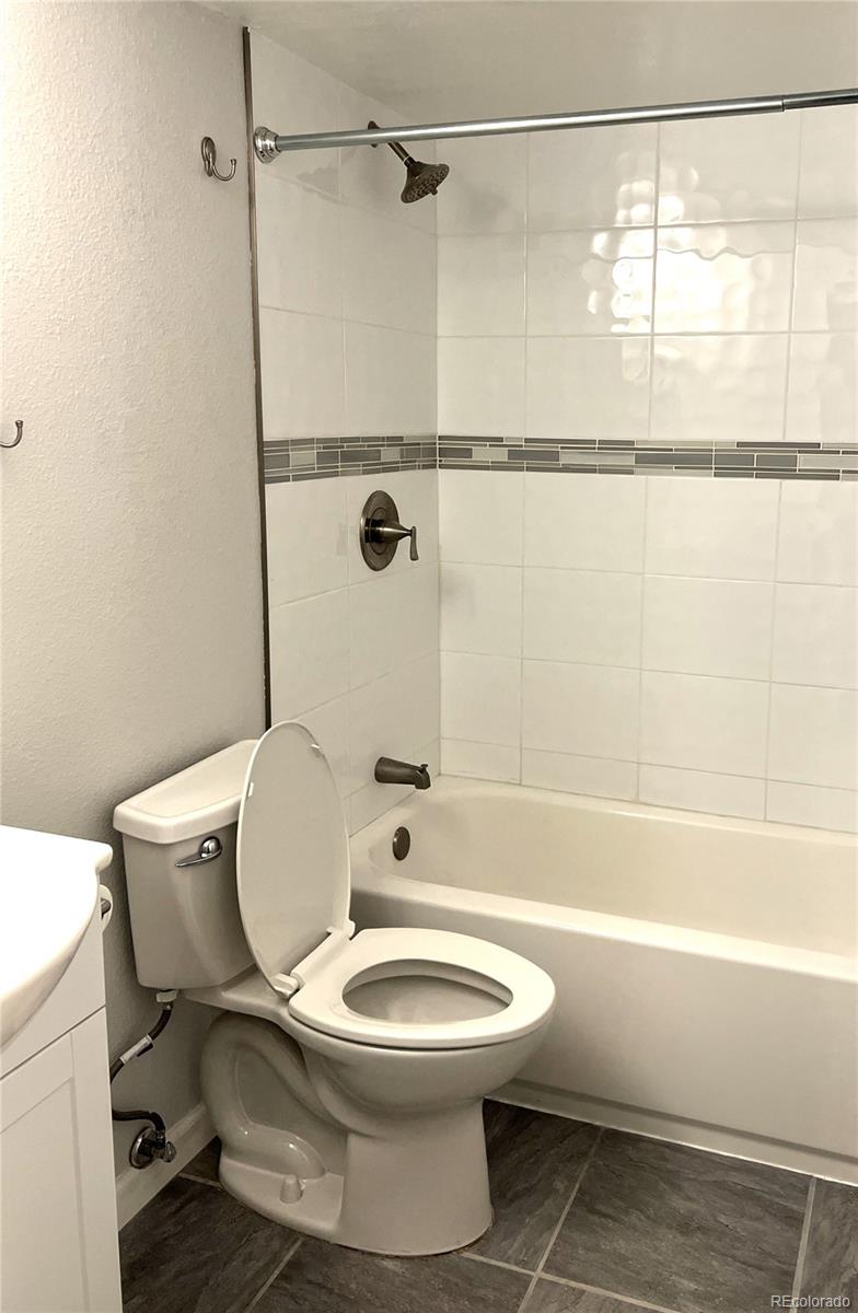 MLS Image #21 for 1470 s quebec way,denver, Colorado