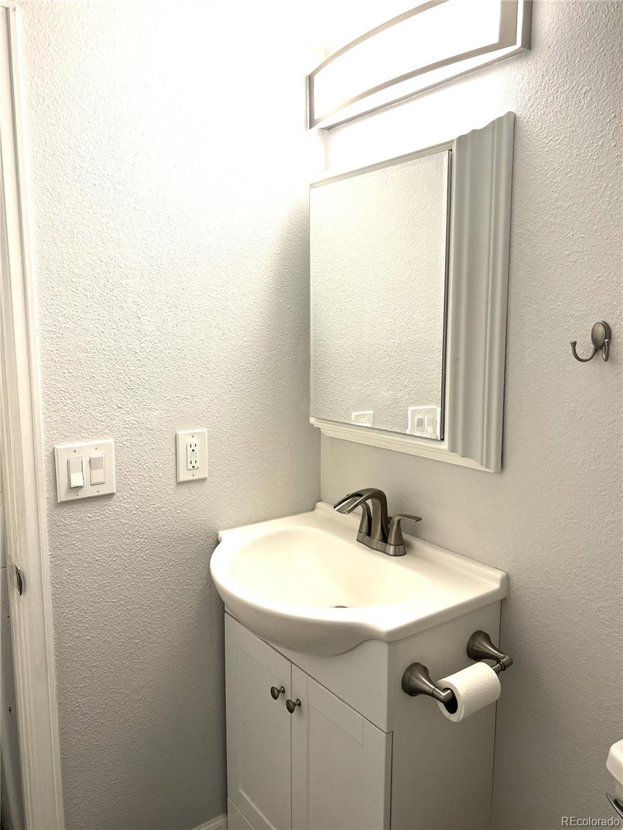 MLS Image #22 for 1470 s quebec way,denver, Colorado