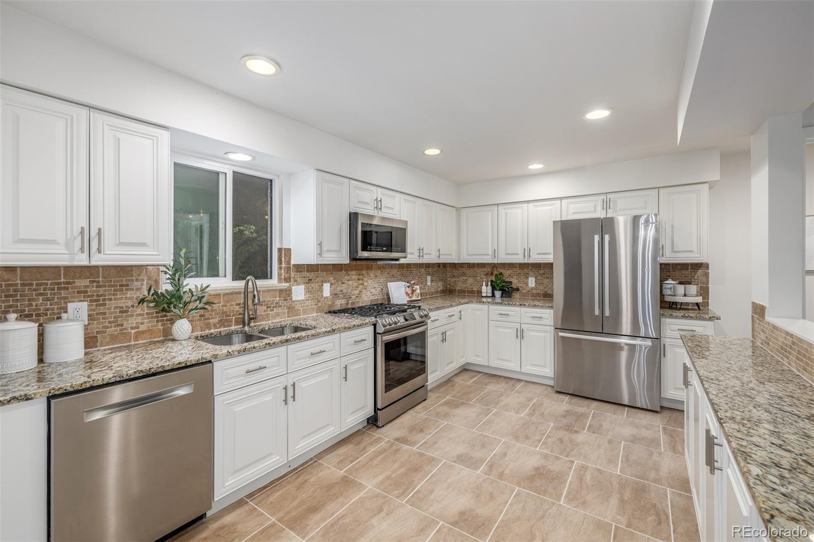 MLS Image #14 for 2644 s krameria street,denver, Colorado