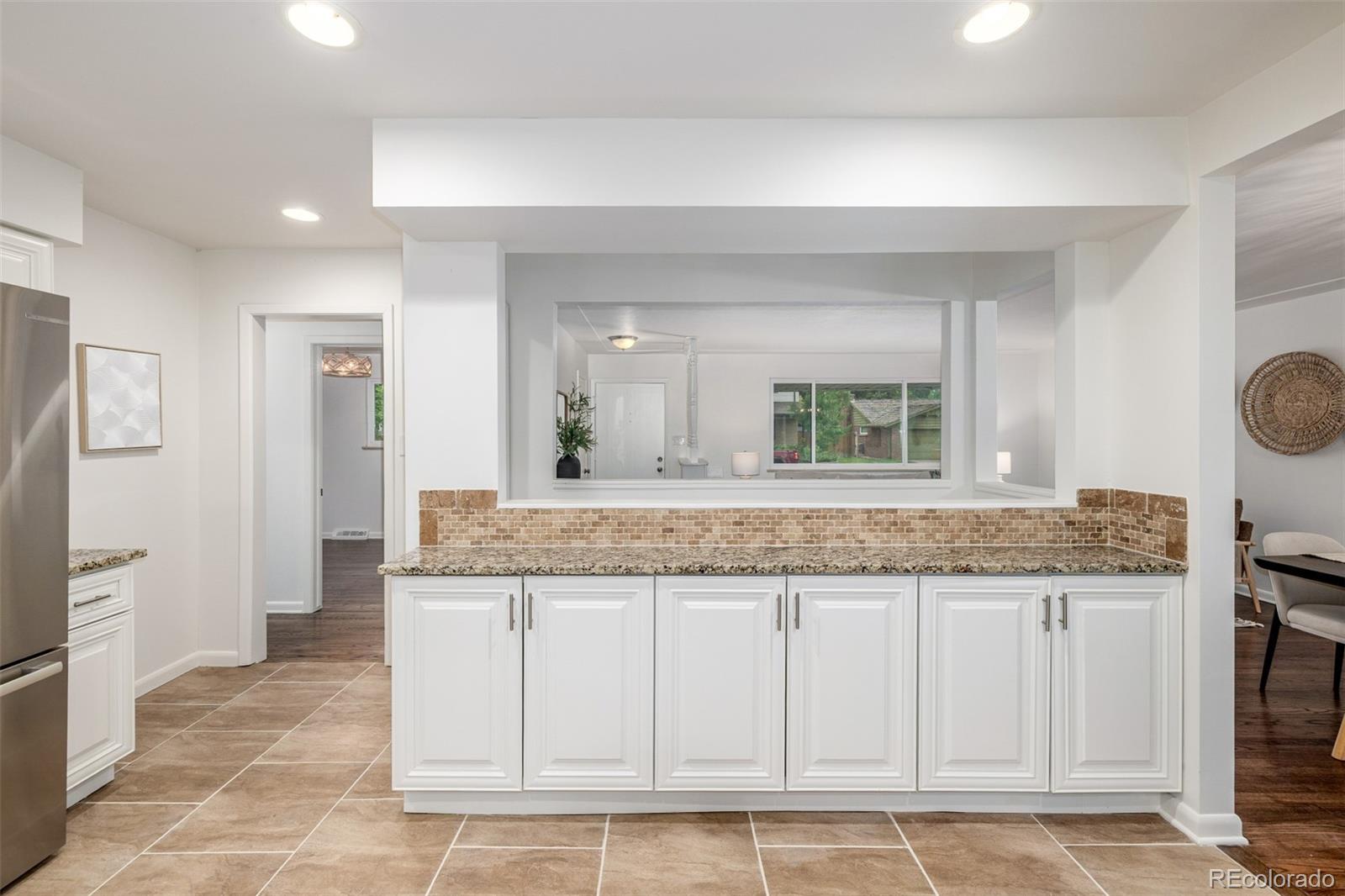 MLS Image #18 for 2644 s krameria street,denver, Colorado