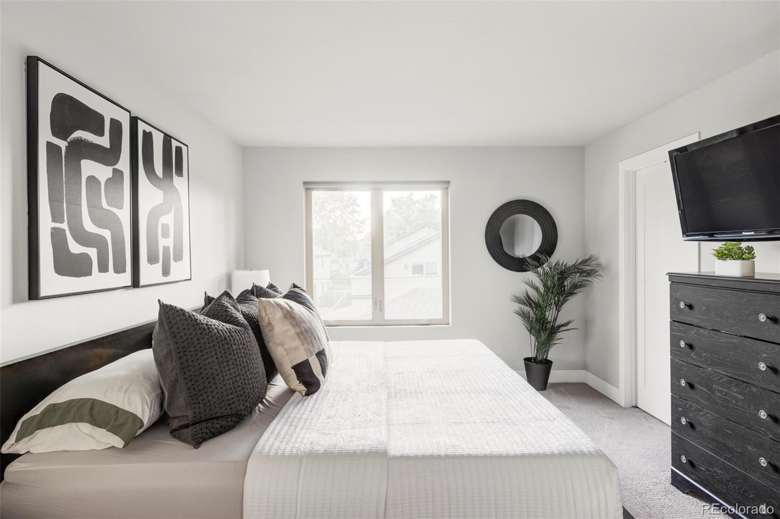 MLS Image #15 for 2435 s high street,denver, Colorado