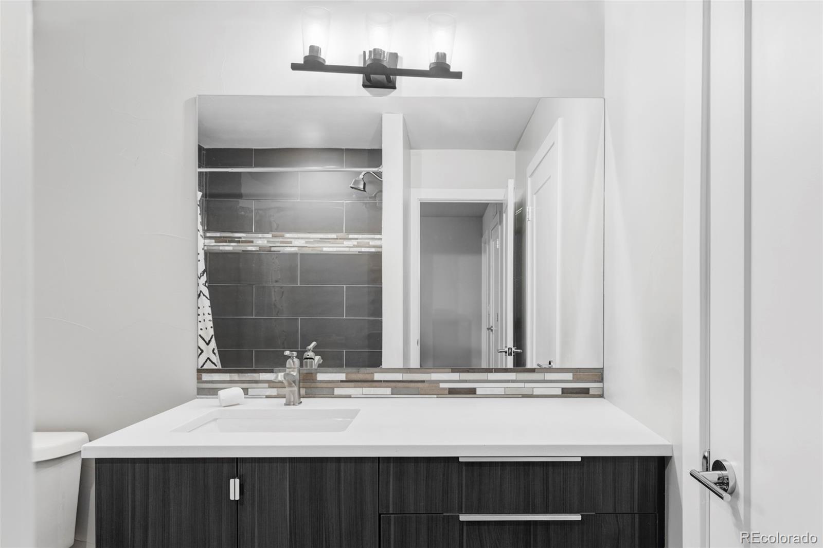MLS Image #19 for 2435 s high street,denver, Colorado