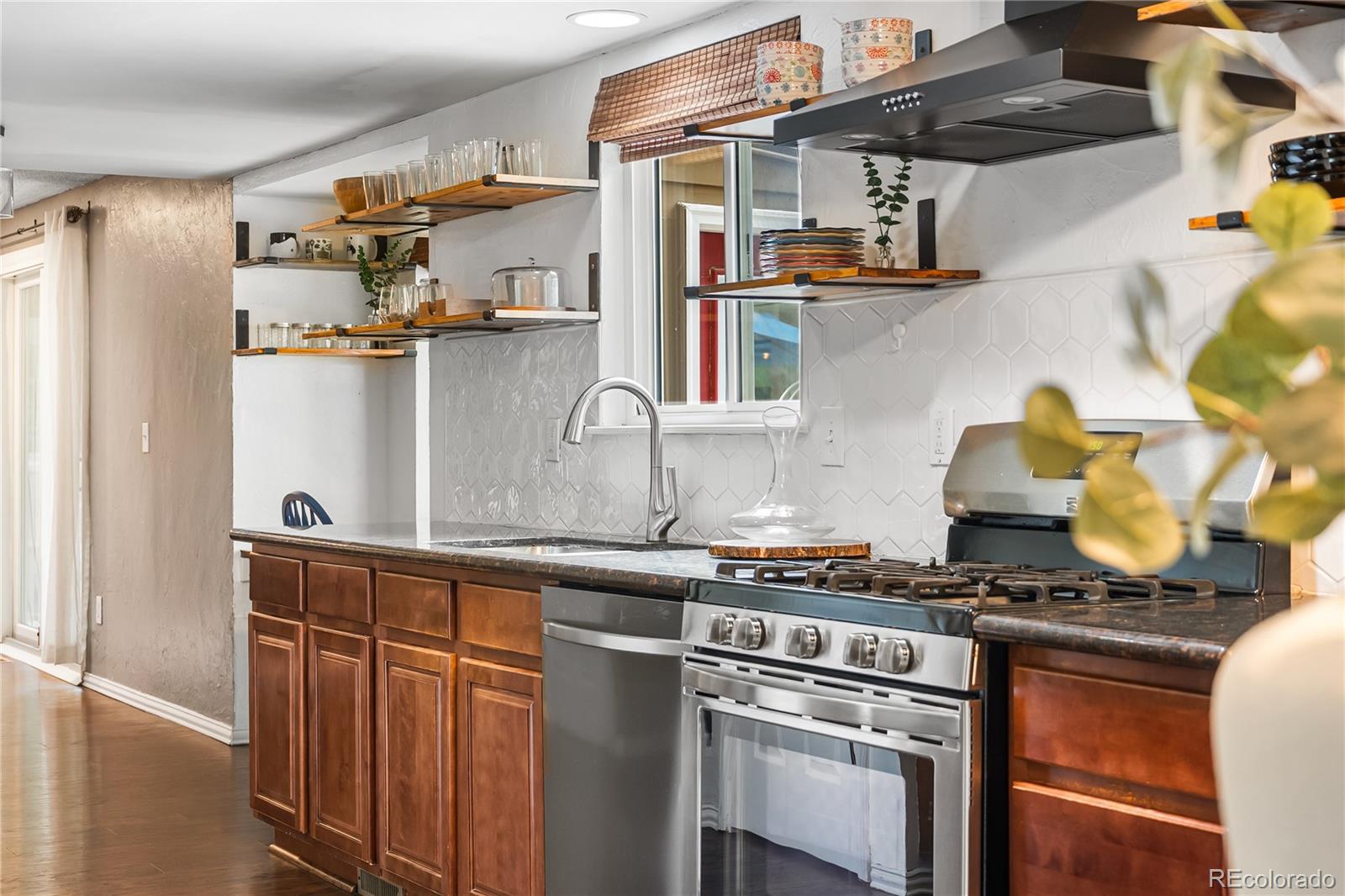 MLS Image #14 for 10450  iris way,broomfield, Colorado