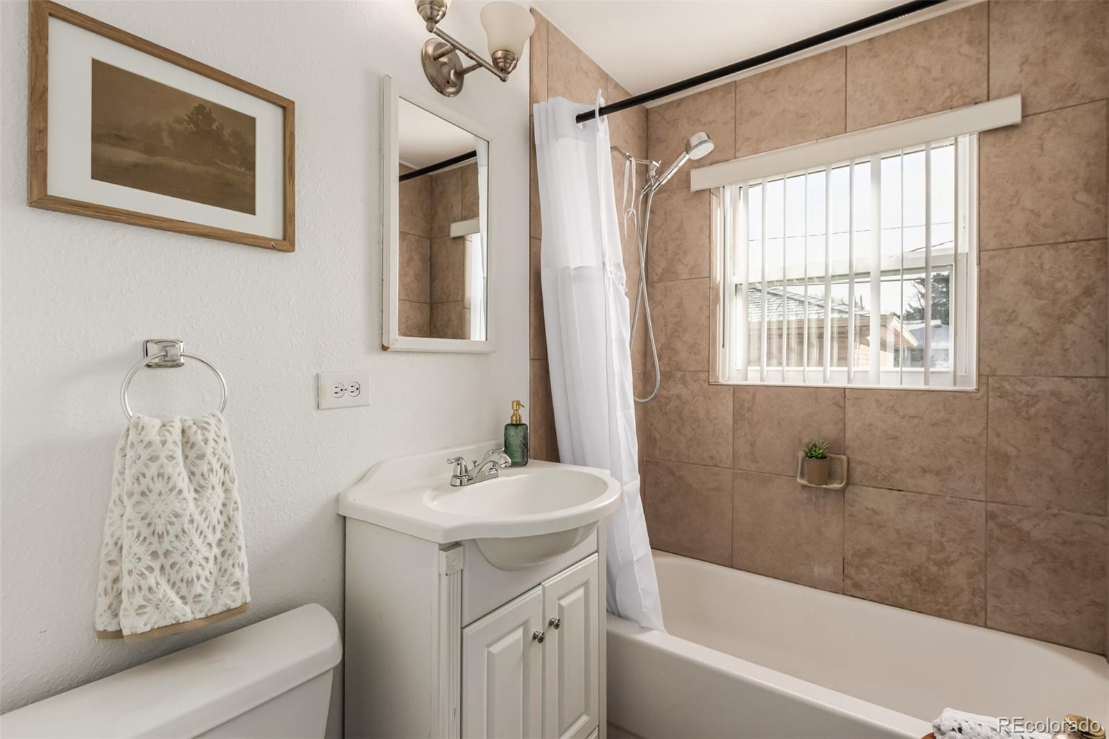 MLS Image #13 for 2028  perry street,denver, Colorado