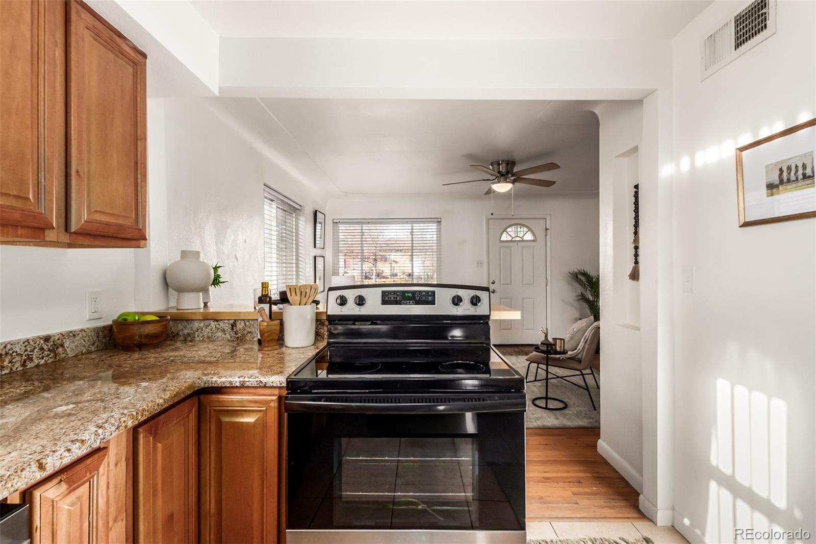 MLS Image #9 for 2028  perry street,denver, Colorado