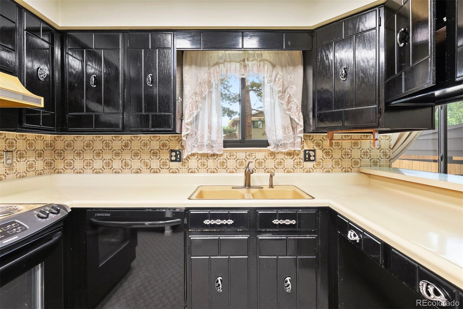 MLS Image #3 for 9043 w warren drive,lakewood, Colorado