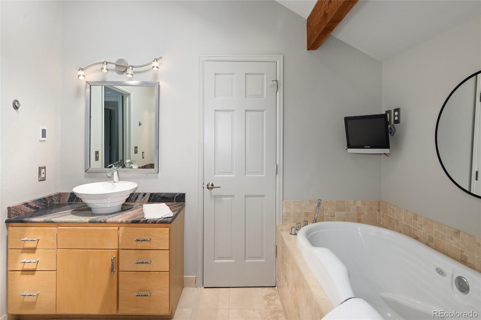 MLS Image #33 for 10572 e orchard place,englewood, Colorado