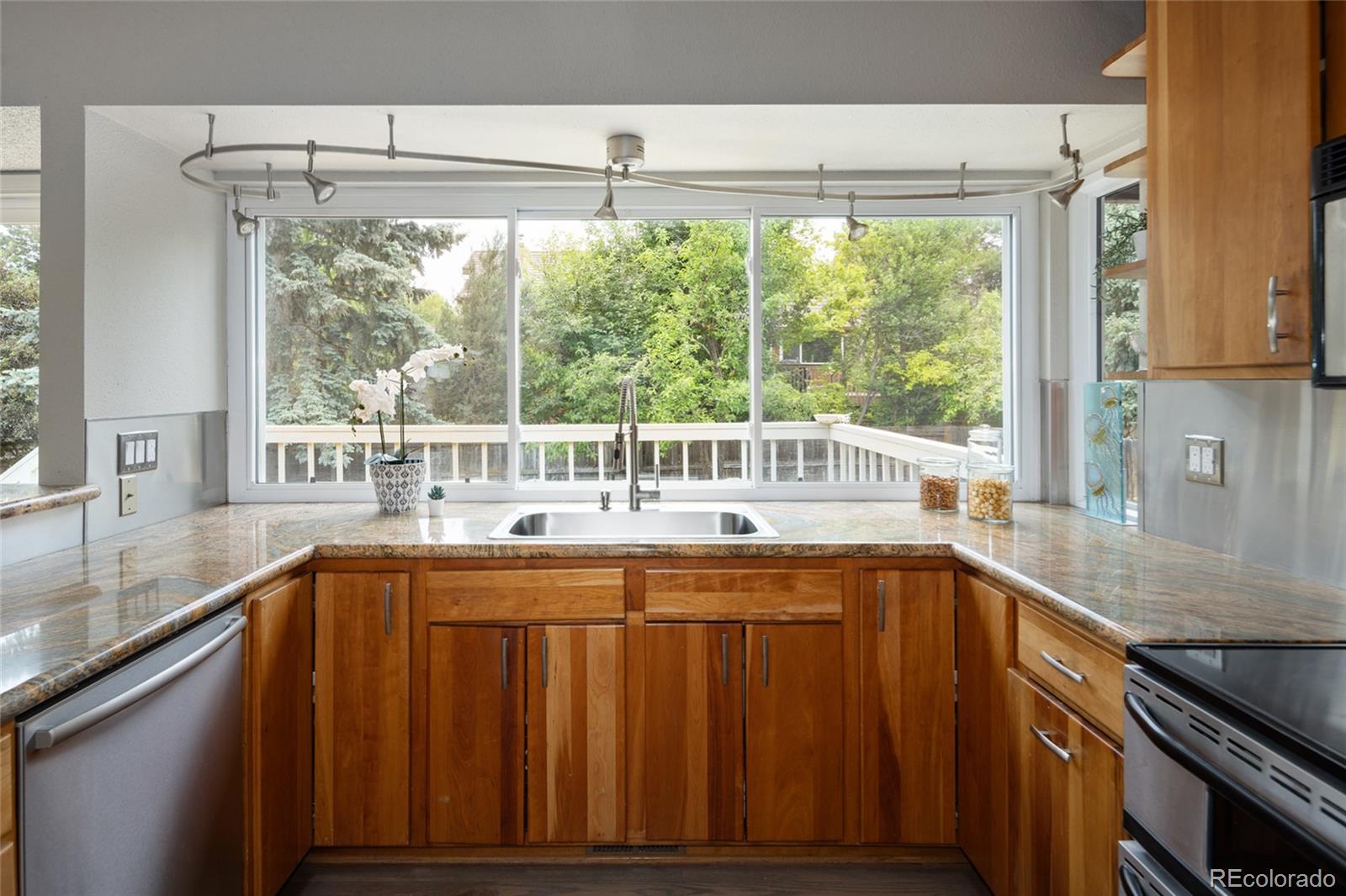 MLS Image #9 for 10572 e orchard place,englewood, Colorado
