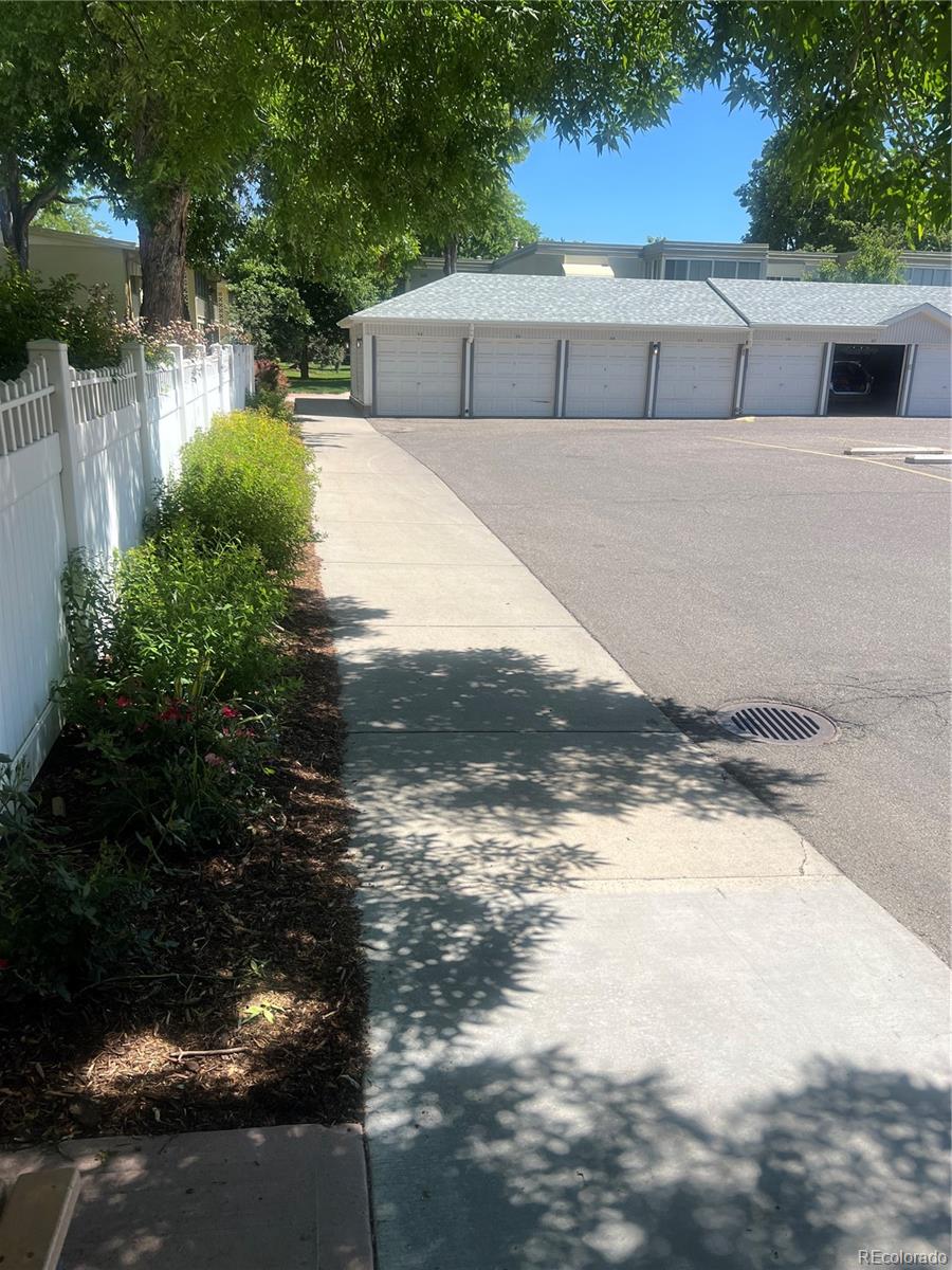 MLS Image #8 for 665 s clinton street,denver, Colorado