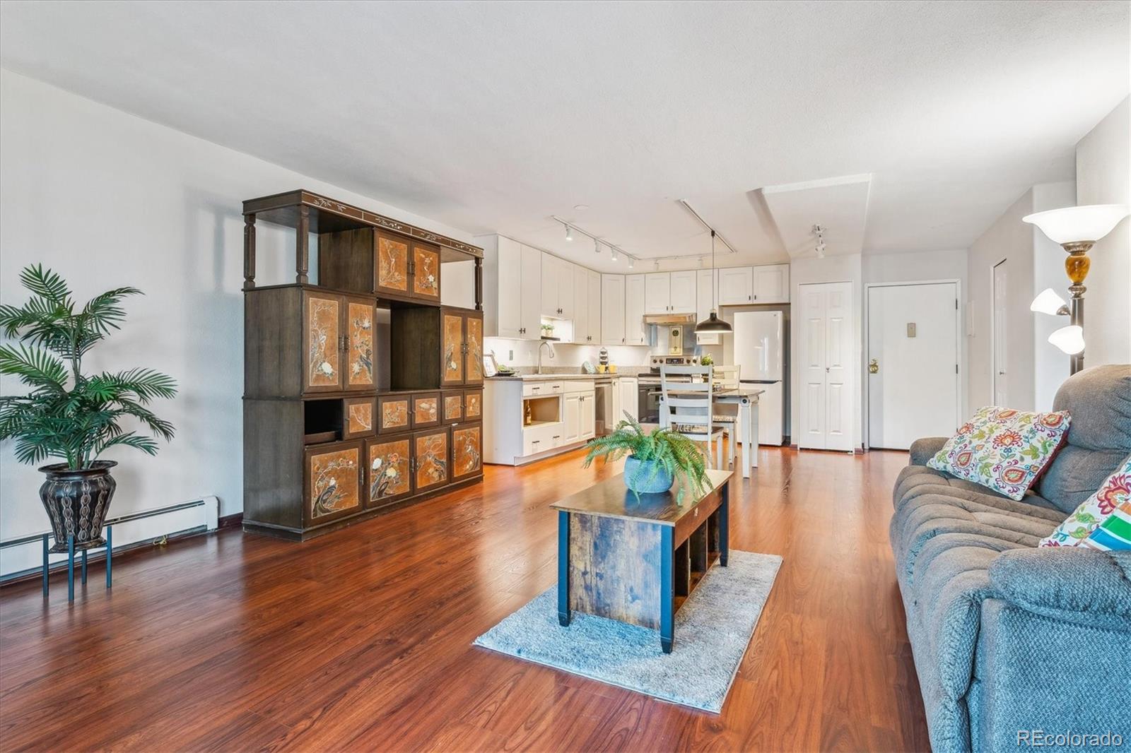 MLS Image #12 for 3465 s poplar street,denver, Colorado