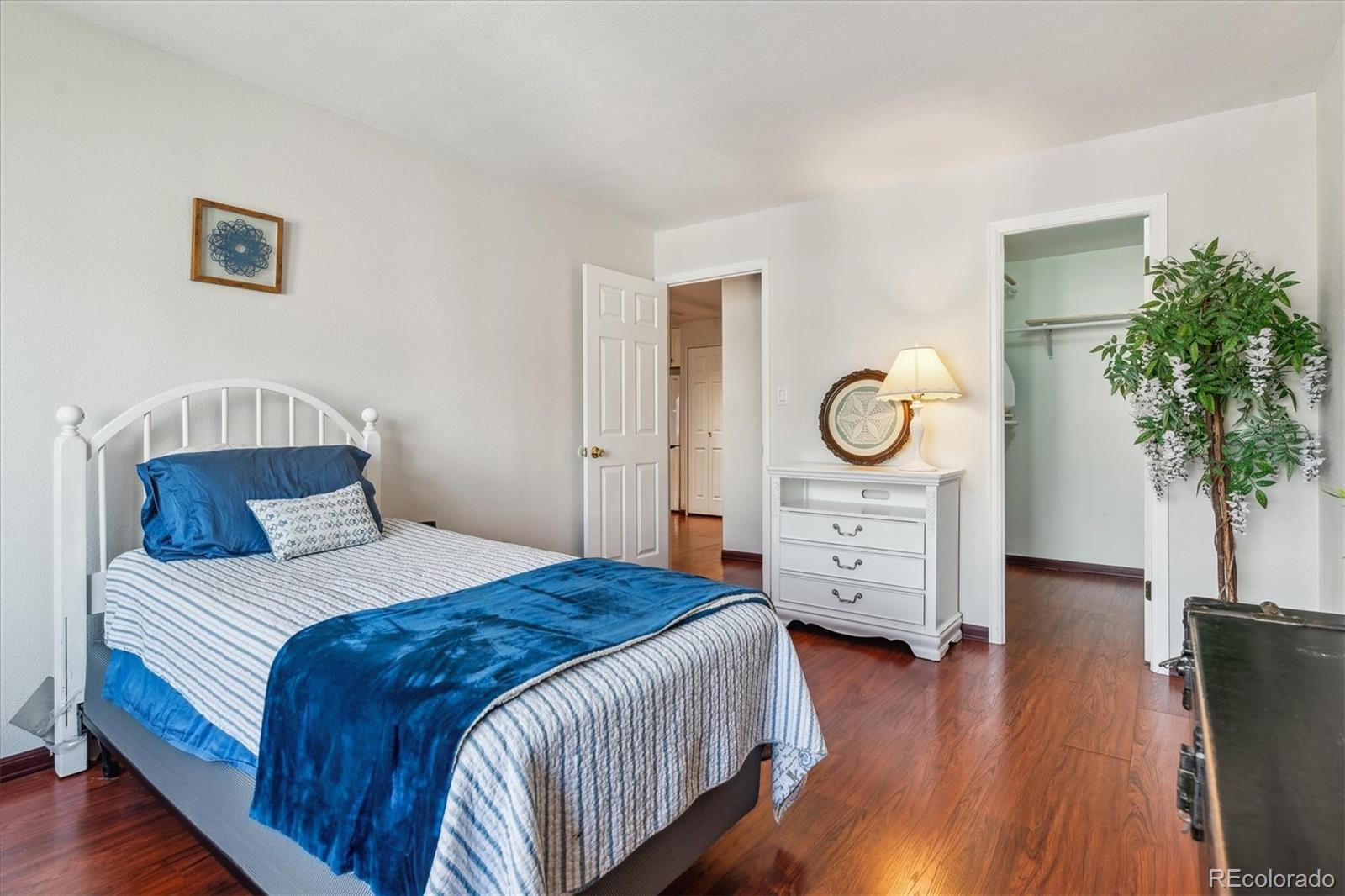 MLS Image #16 for 3465 s poplar street,denver, Colorado