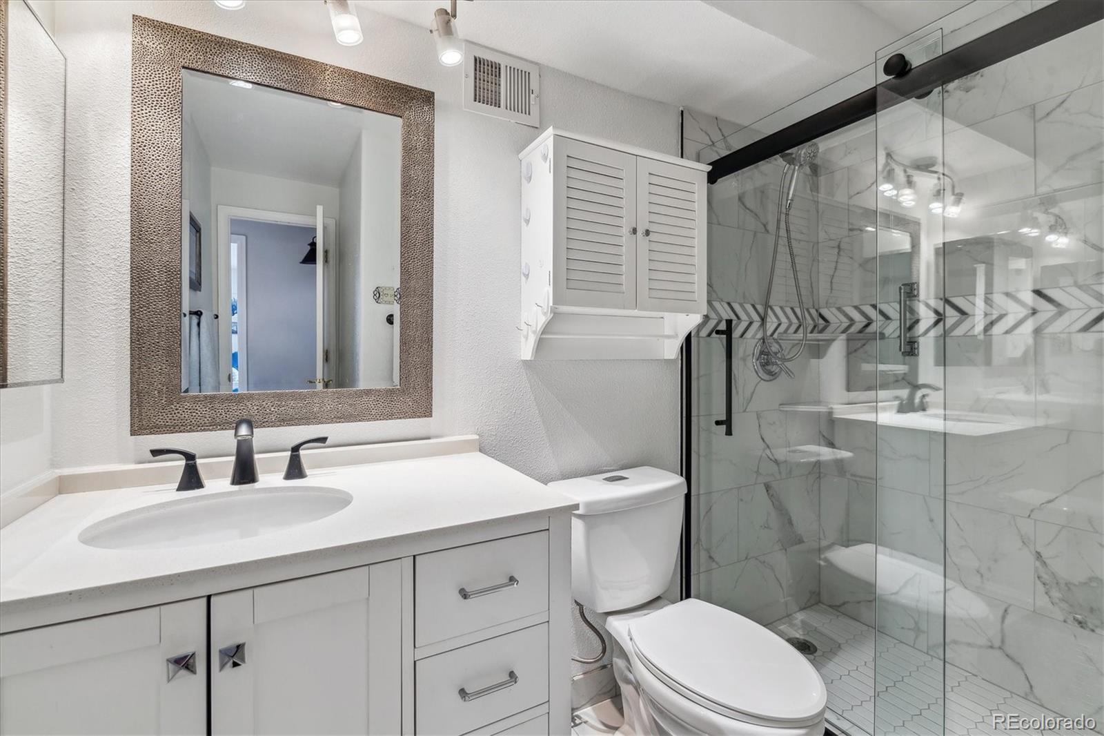 MLS Image #19 for 3465 s poplar street,denver, Colorado