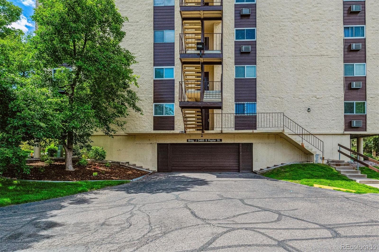 MLS Image #20 for 3465 s poplar street,denver, Colorado