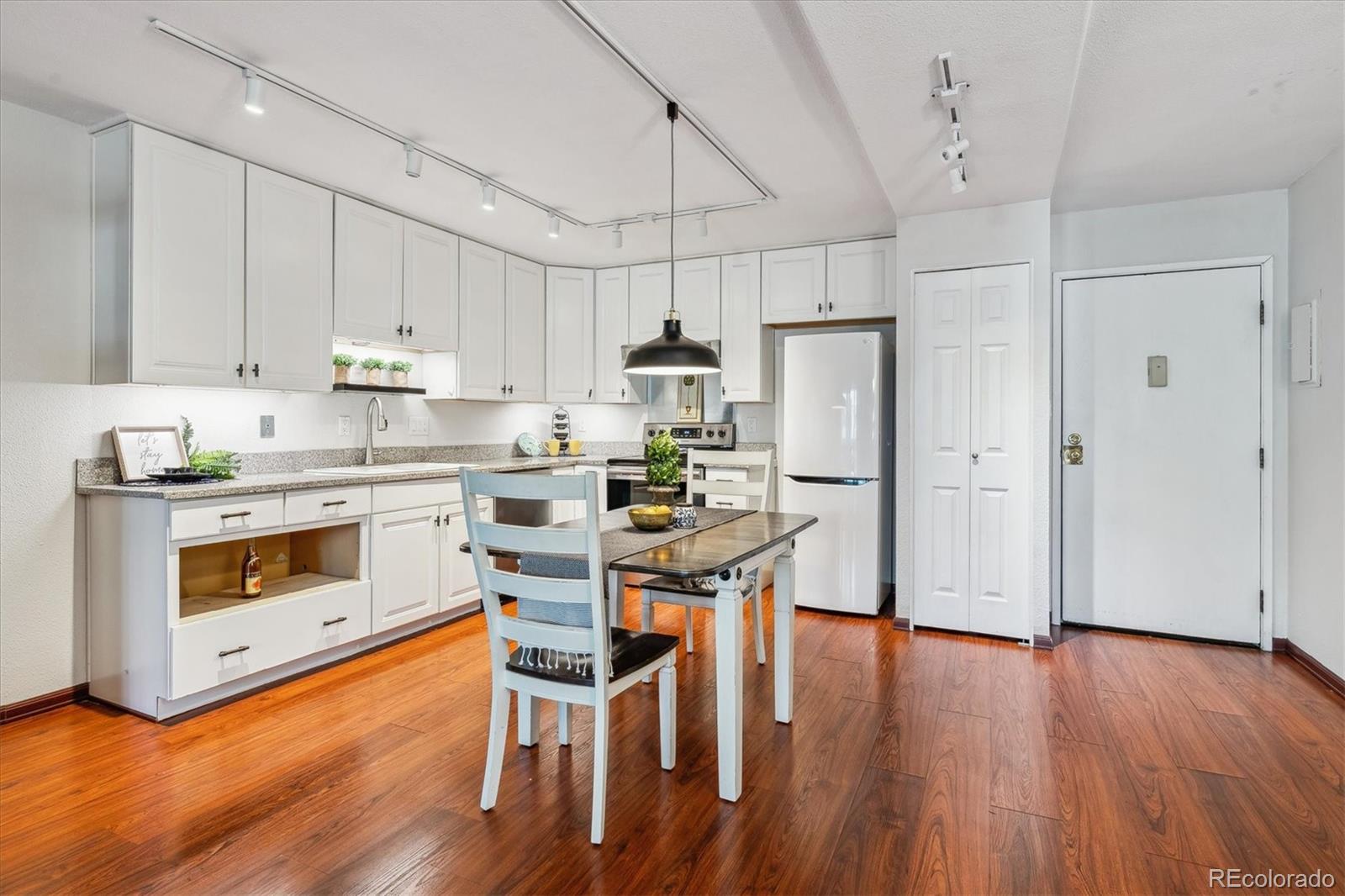 MLS Image #4 for 3465 s poplar street,denver, Colorado