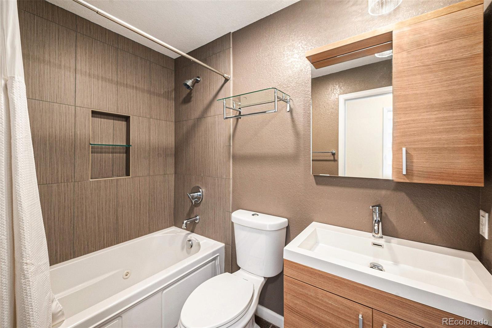 MLS Image #16 for 3756 s mission parkway,aurora, Colorado