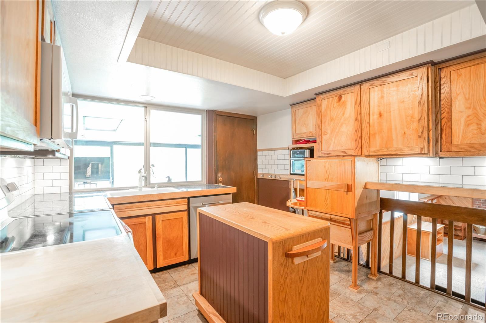 MLS Image #12 for 10991 e vassar drive,aurora, Colorado