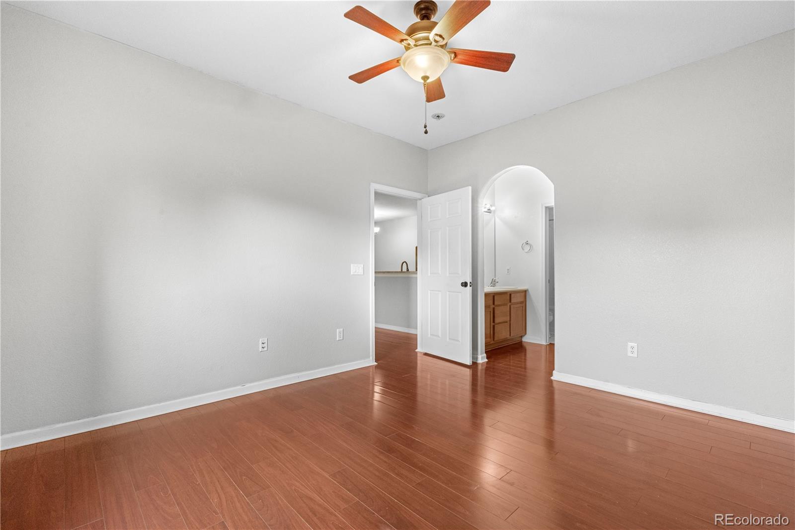 MLS Image #19 for 23456 e 5th place,aurora, Colorado