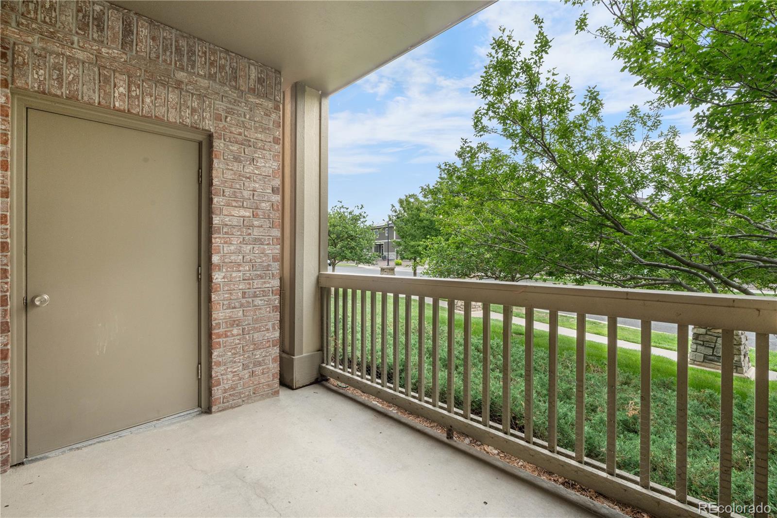 MLS Image #25 for 23456 e 5th place,aurora, Colorado