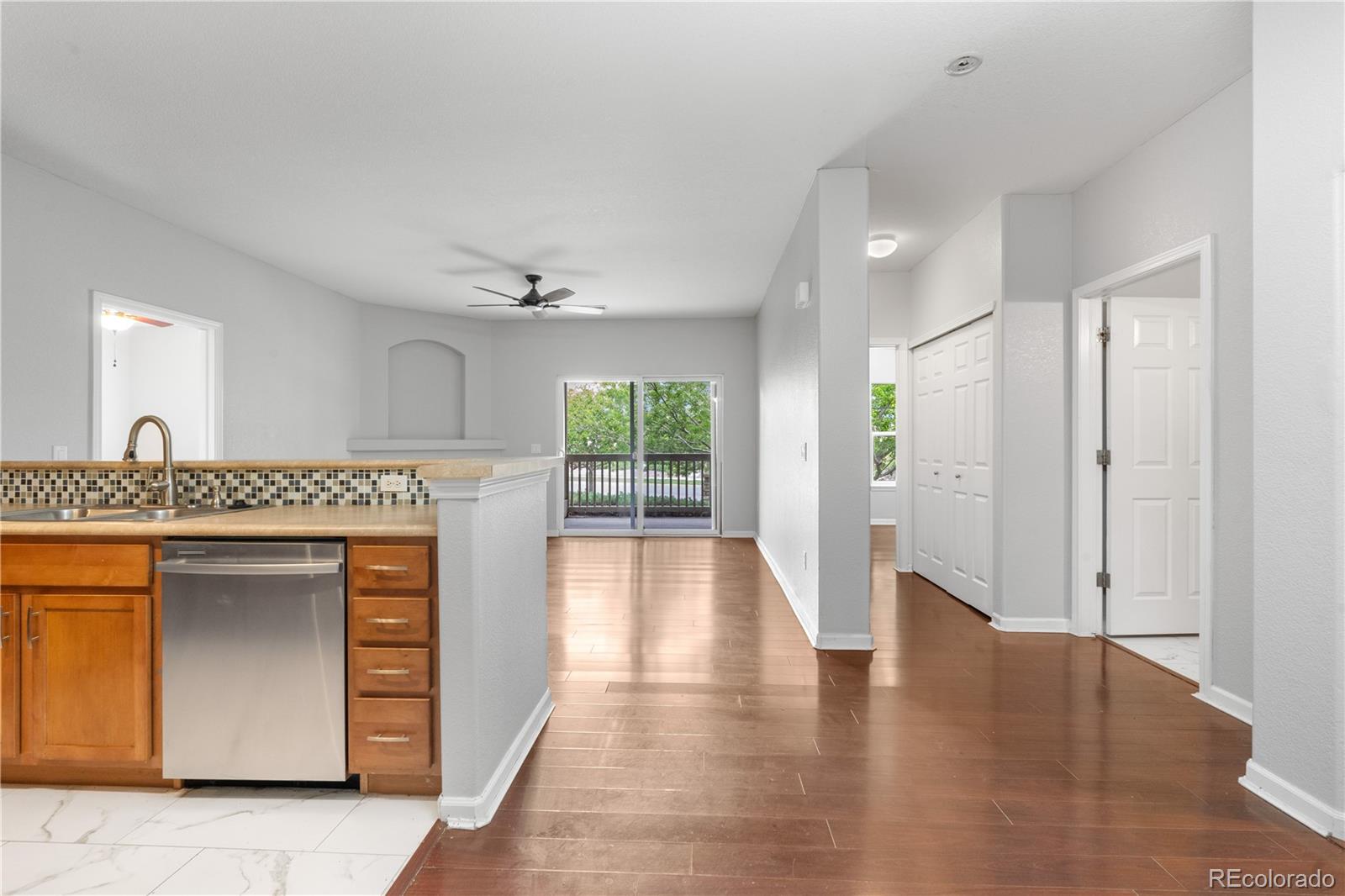 MLS Image #6 for 23456 e 5th place,aurora, Colorado