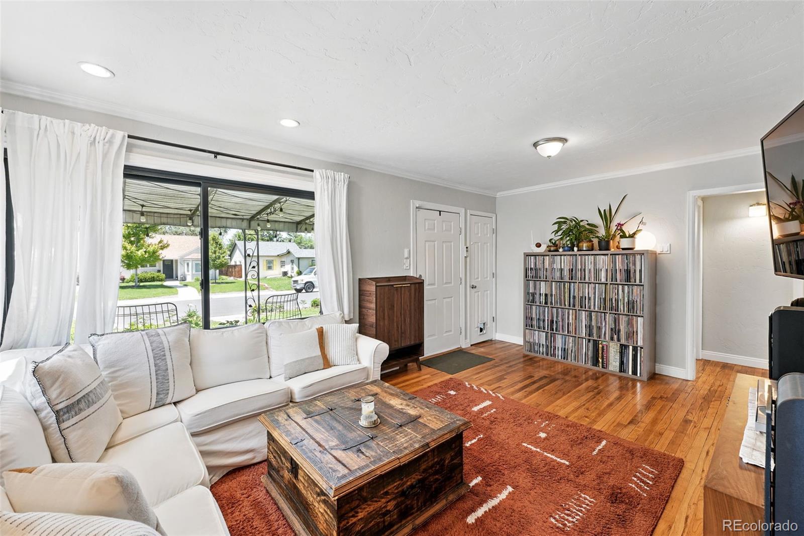 MLS Image #5 for 1240  ulster street,denver, Colorado