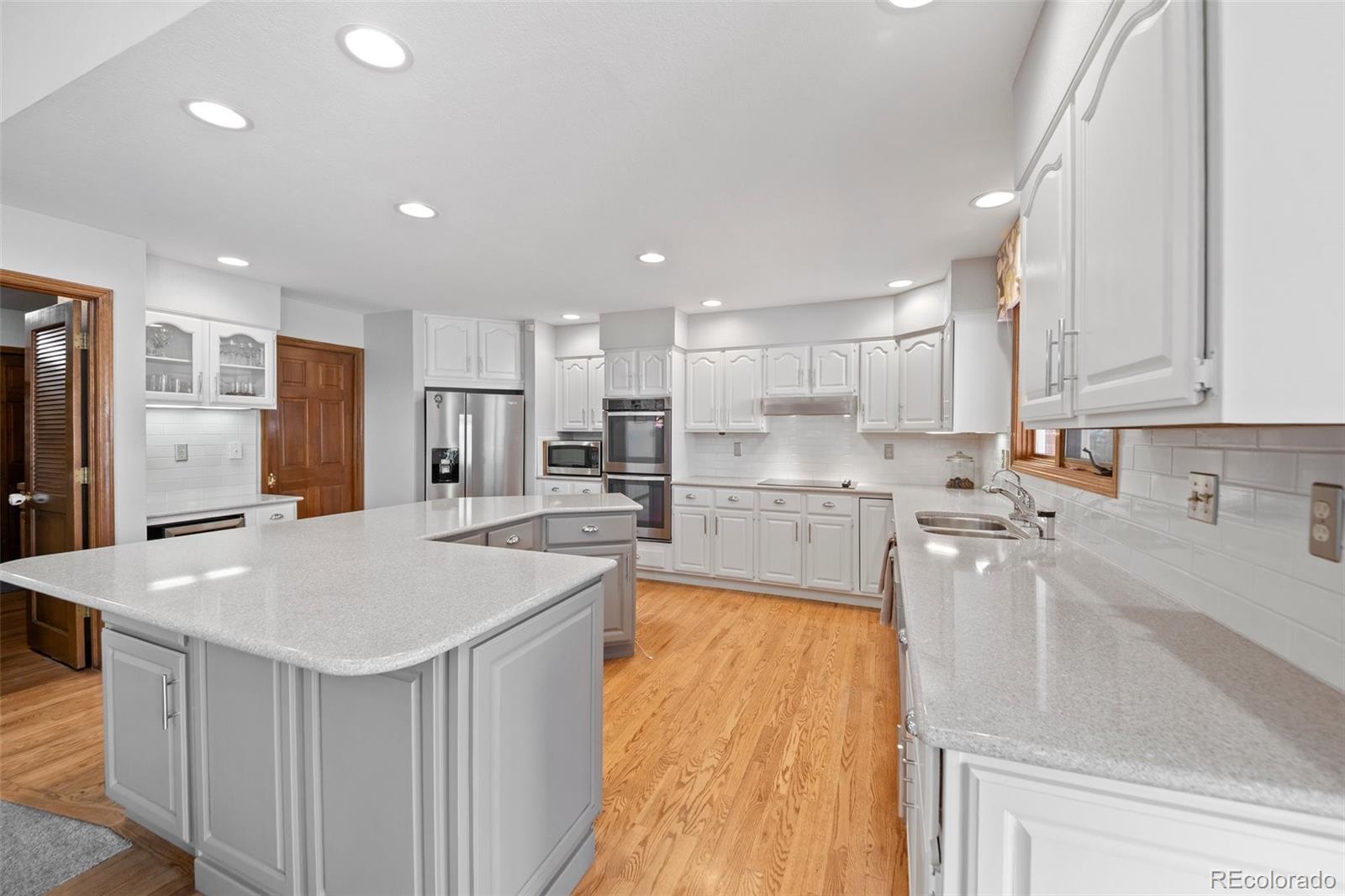 MLS Image #2 for 4161 w lake circle,littleton, Colorado