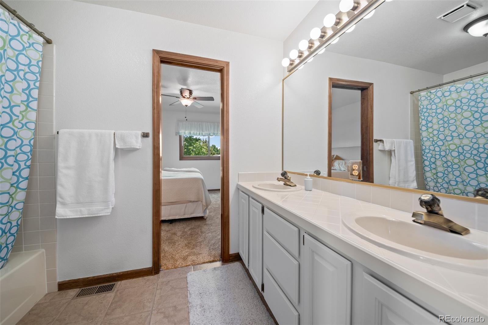 MLS Image #22 for 4161 w lake circle,littleton, Colorado