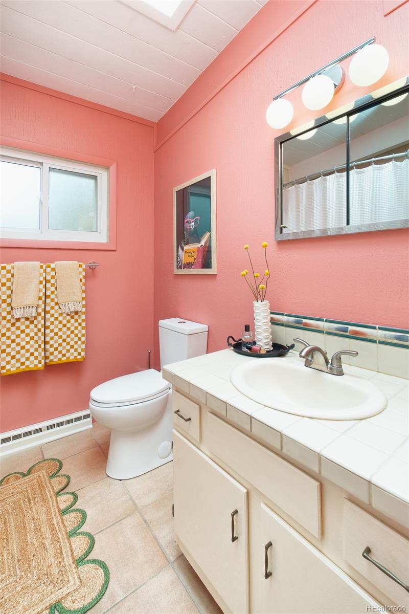 MLS Image #23 for 1831 s ivanhoe street,denver, Colorado