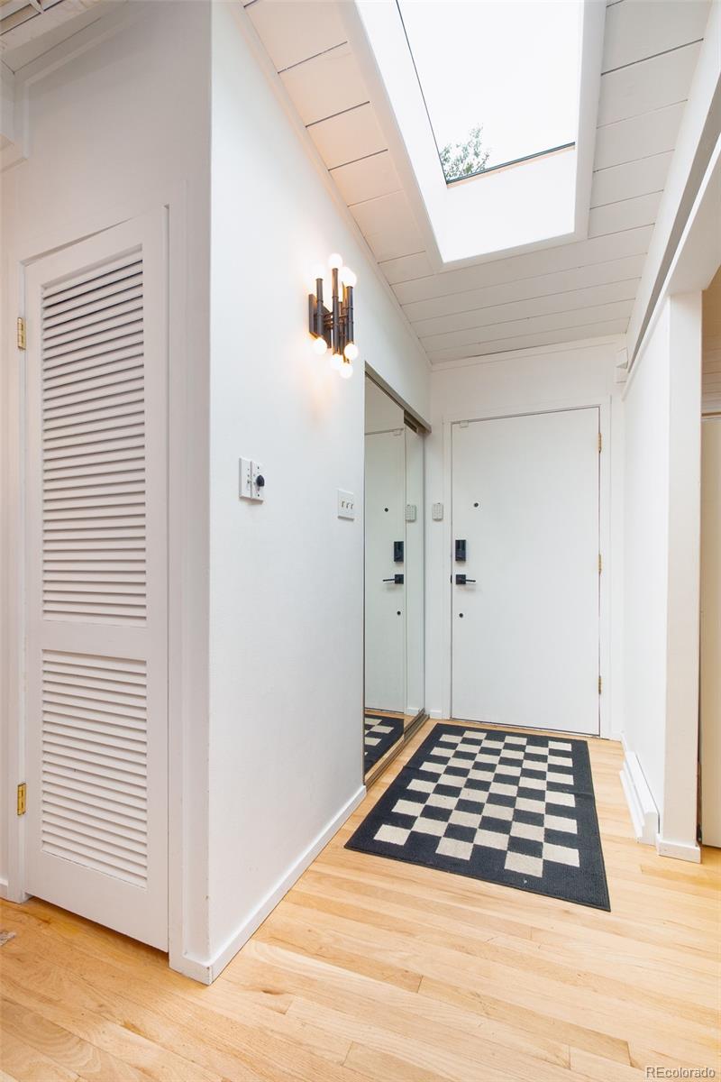 MLS Image #8 for 1831 s ivanhoe street,denver, Colorado