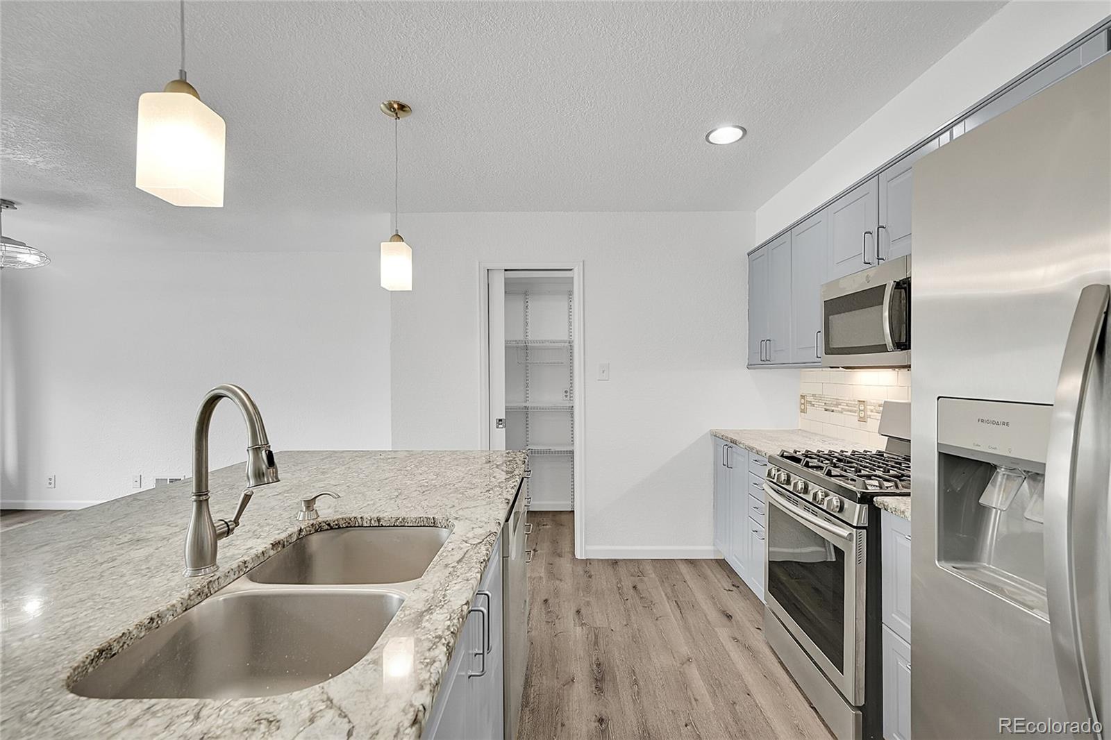 MLS Image #3 for 641 e 104th place,northglenn, Colorado