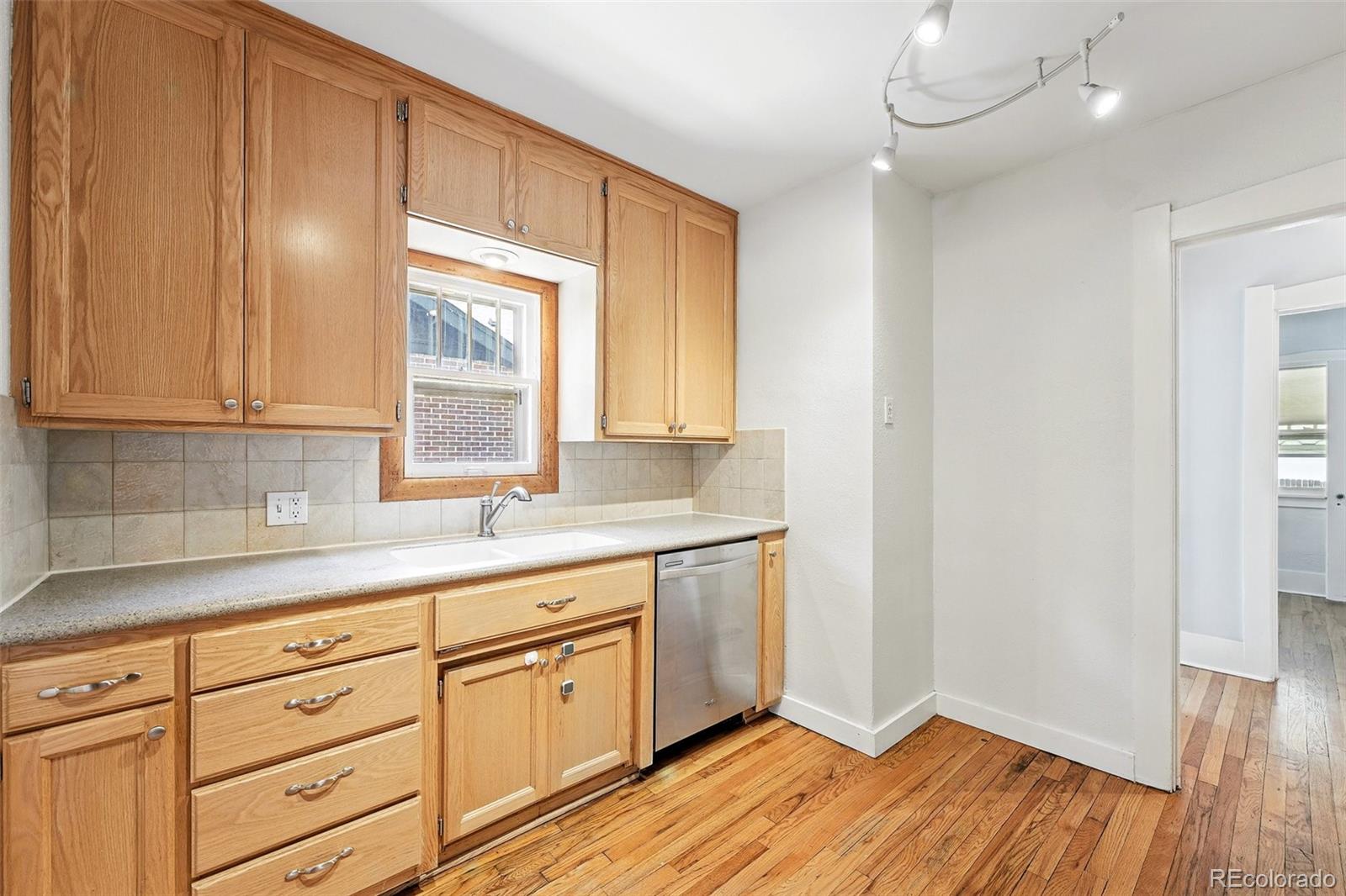 MLS Image #17 for 2549  holly street,denver, Colorado