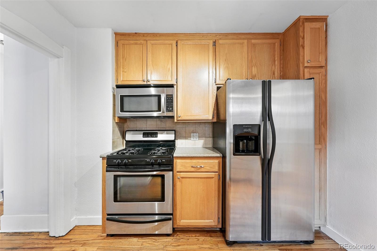 MLS Image #18 for 2549  holly street,denver, Colorado