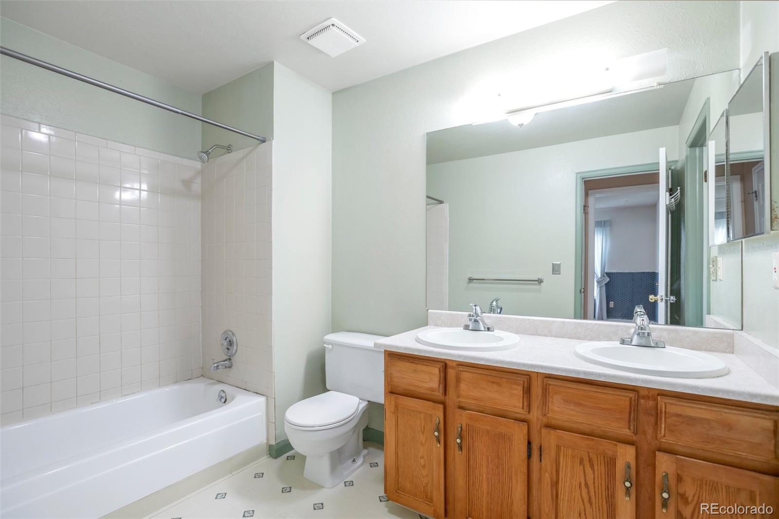 MLS Image #10 for 19421 e milan circle,aurora, Colorado