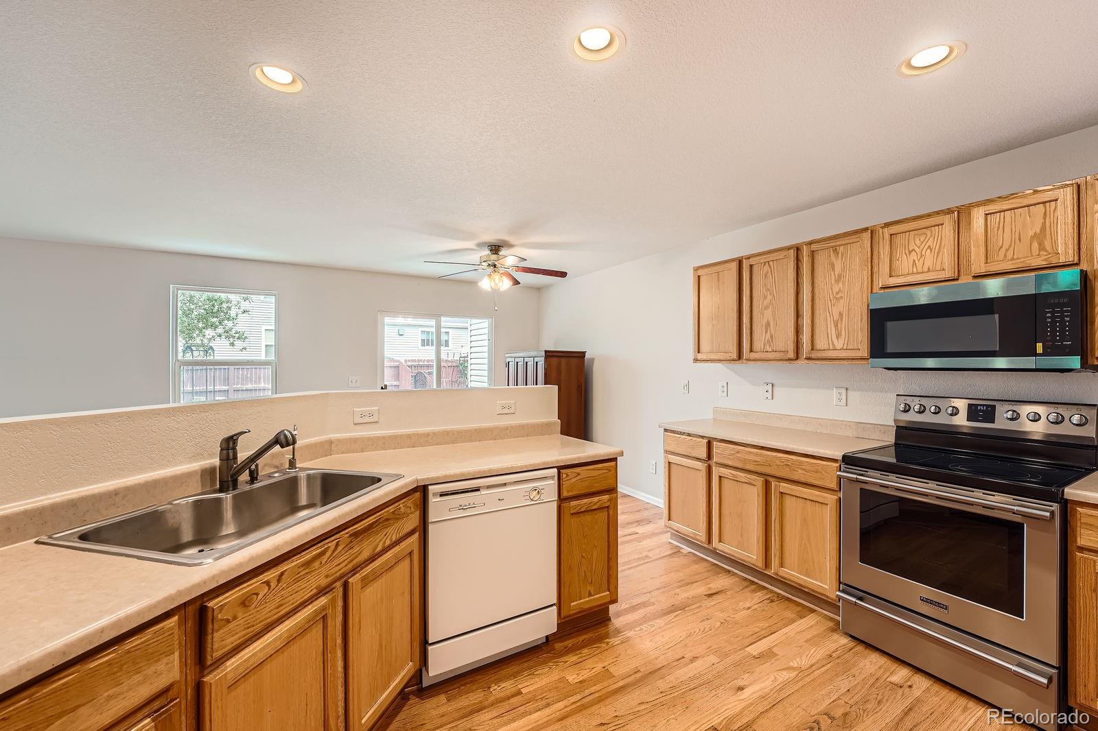 MLS Image #3 for 5522 s quemoy circle,aurora, Colorado