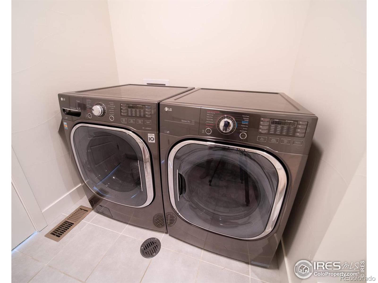 MLS Image #17 for 9415 e 58th drive,denver, Colorado