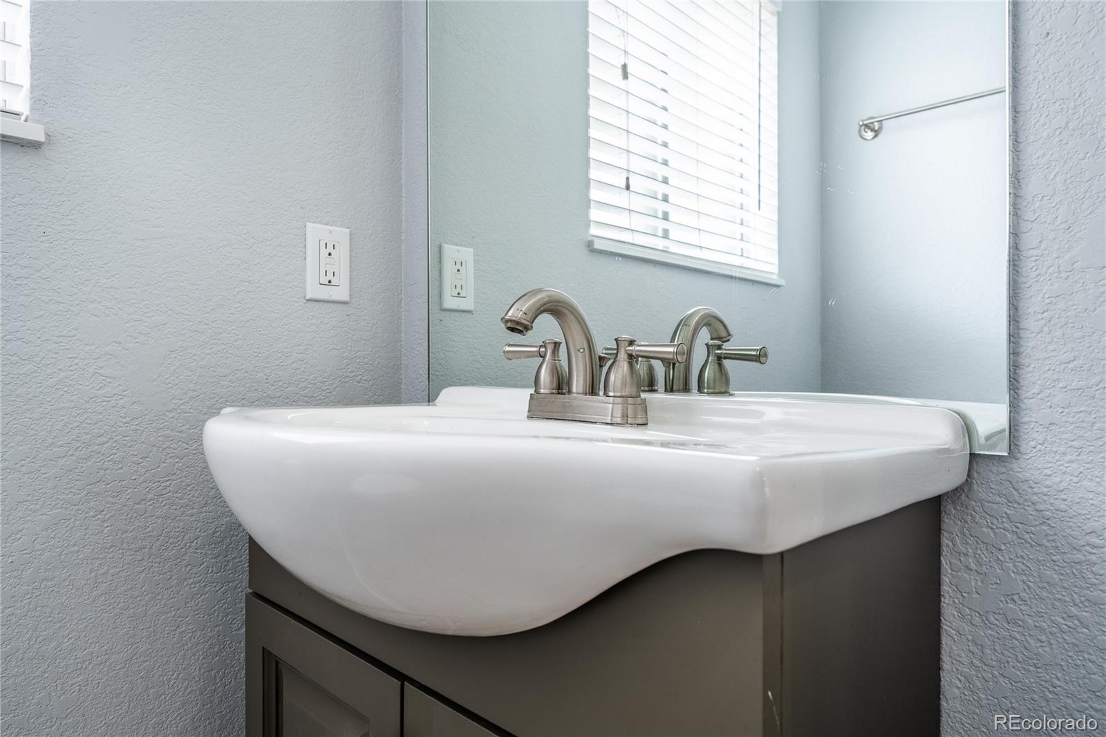 MLS Image #12 for 4571 s memphis street,aurora, Colorado