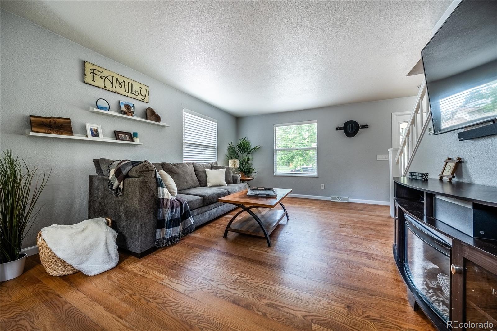 MLS Image #6 for 4571 s memphis street,aurora, Colorado