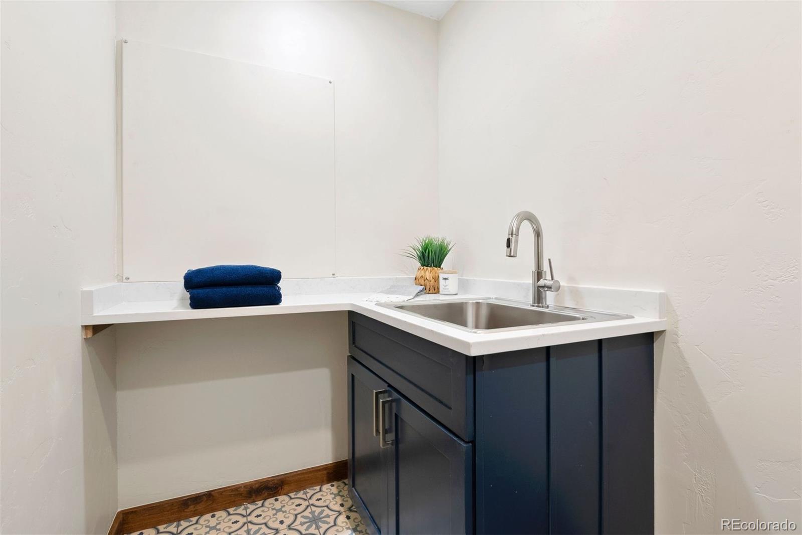 MLS Image #19 for 205  loop drive,georgetown, Colorado