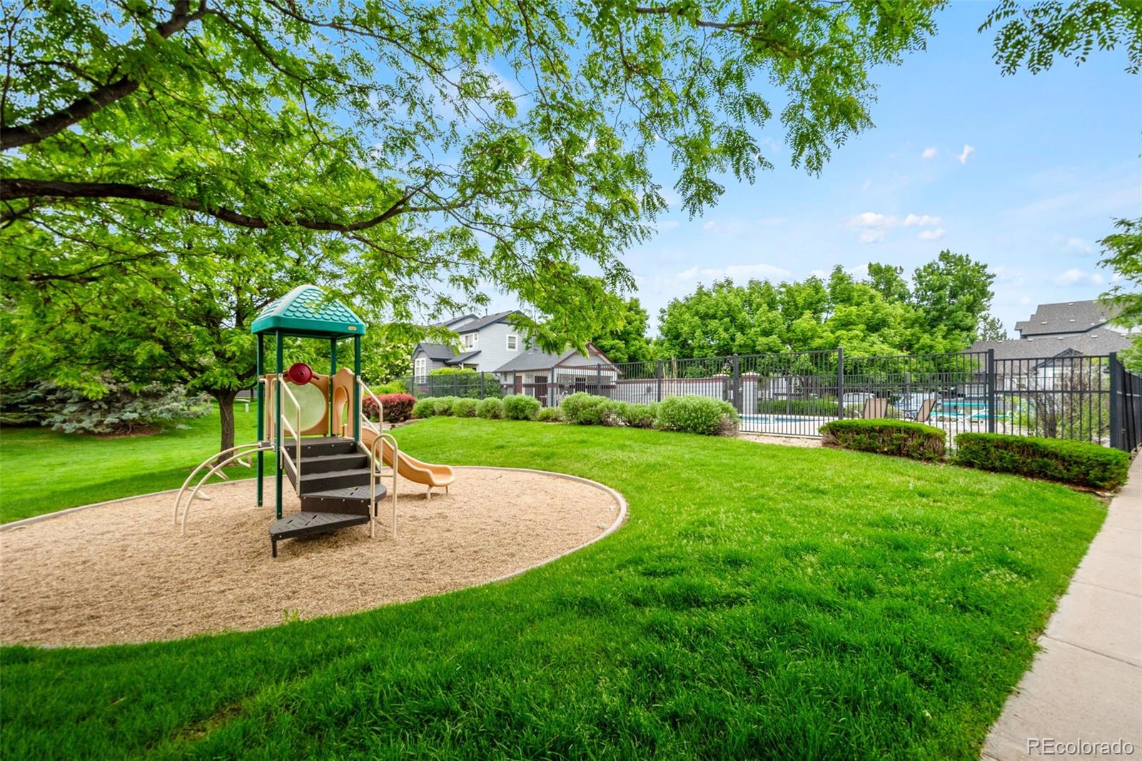 MLS Image #31 for 3748  oakwood drive,longmont, Colorado