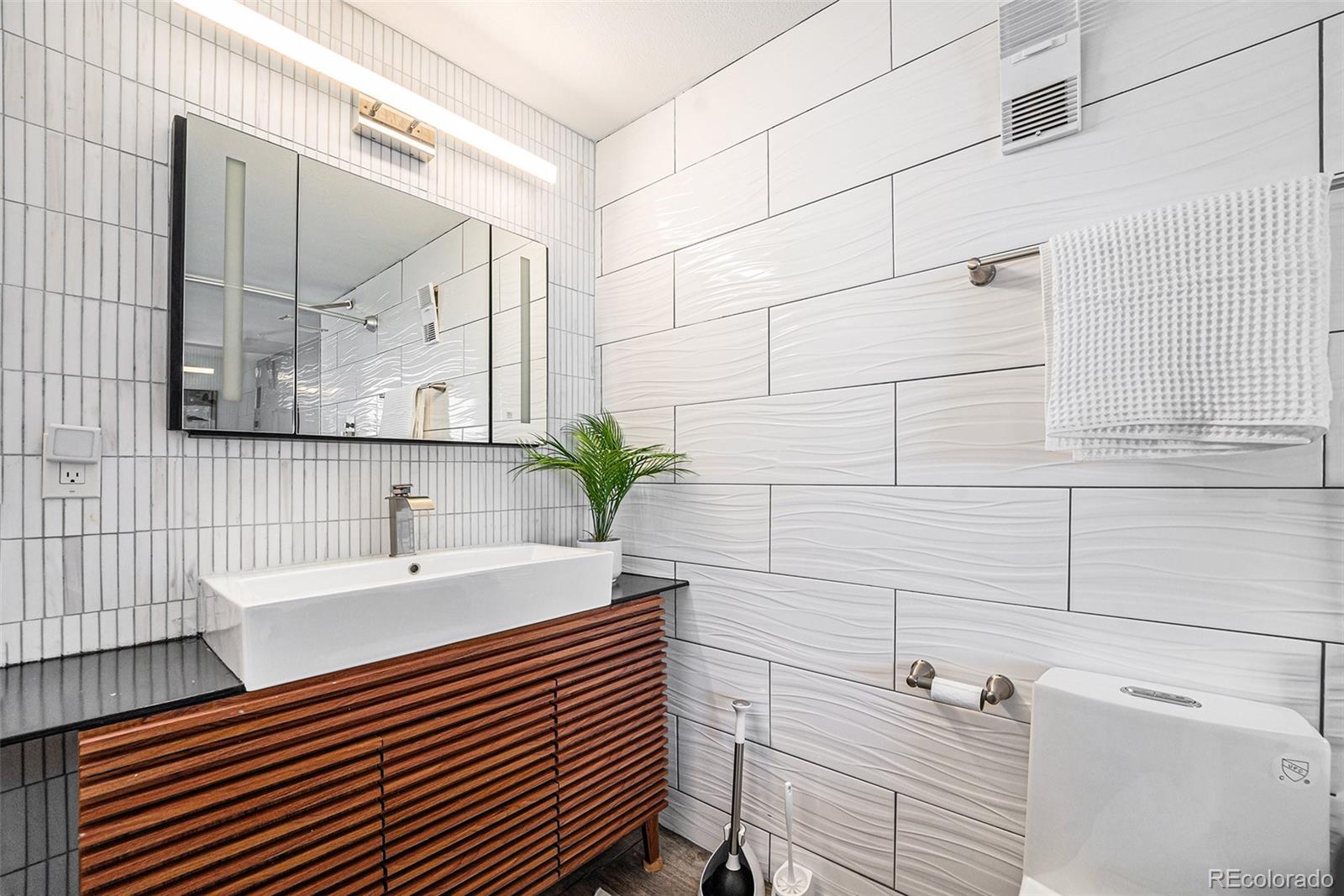 MLS Image #7 for 1625  larimer street,denver, Colorado