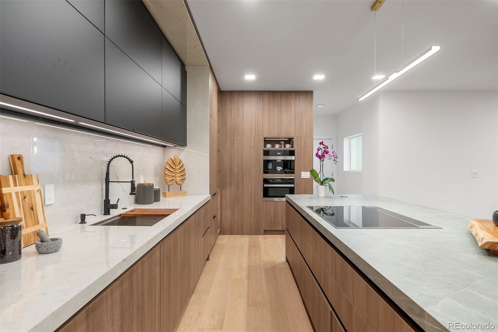 MLS Image #18 for 1518 s columbine street,denver, Colorado