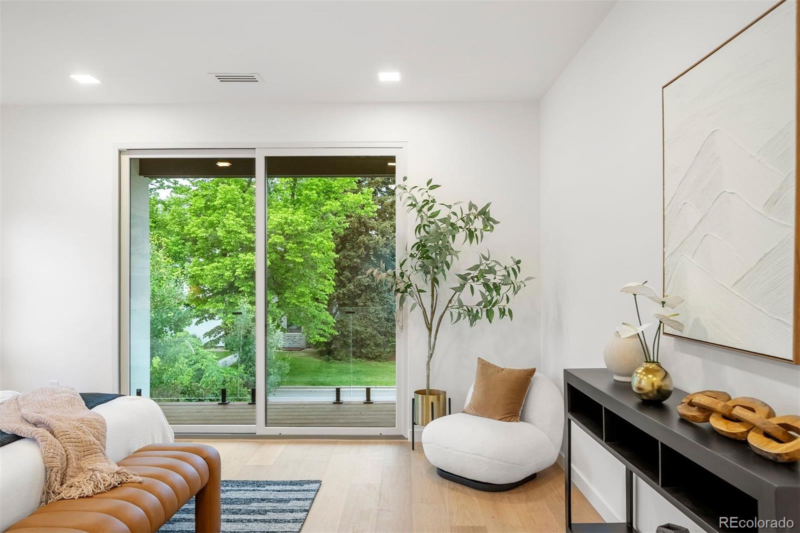MLS Image #23 for 1518 s columbine street,denver, Colorado