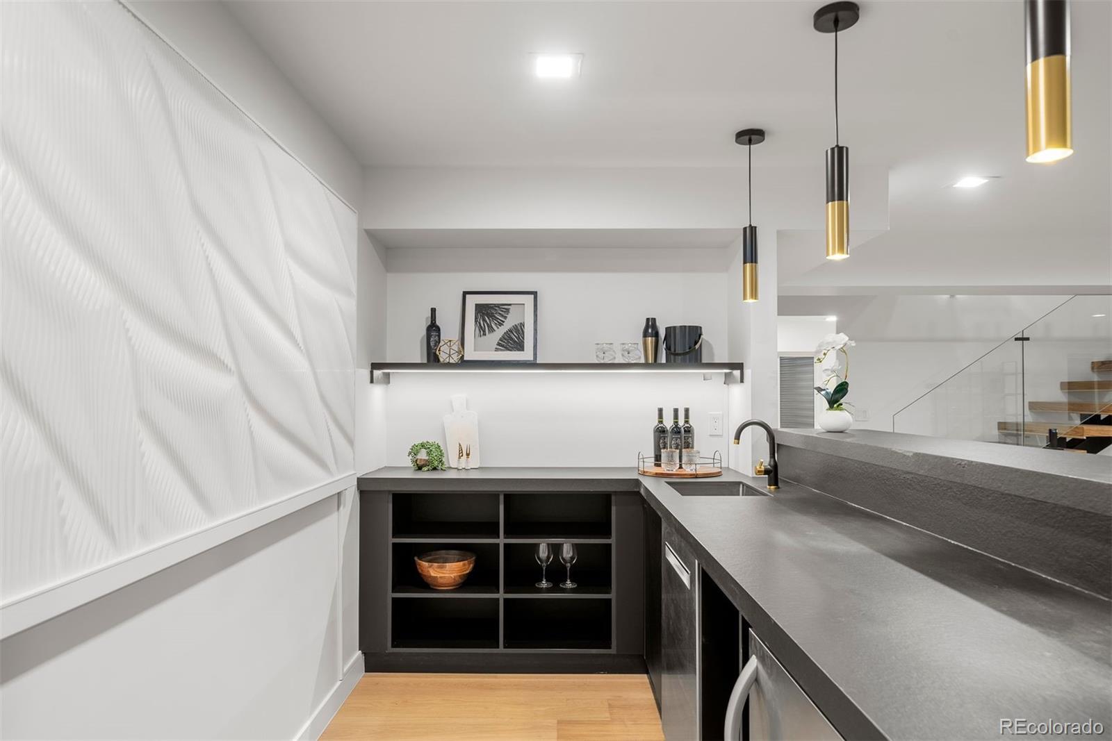 MLS Image #31 for 1518 s columbine street,denver, Colorado