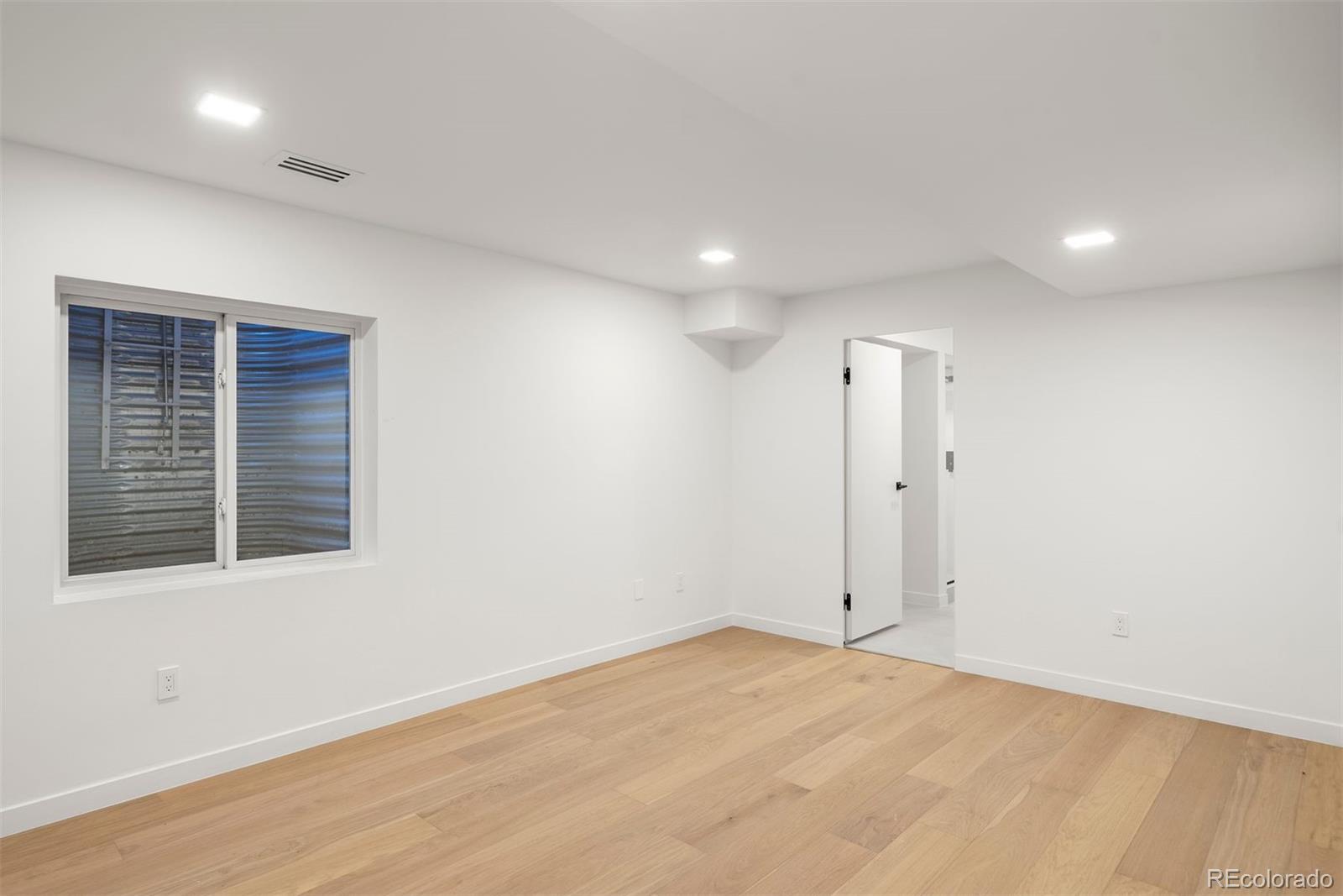 MLS Image #36 for 1518 s columbine street,denver, Colorado