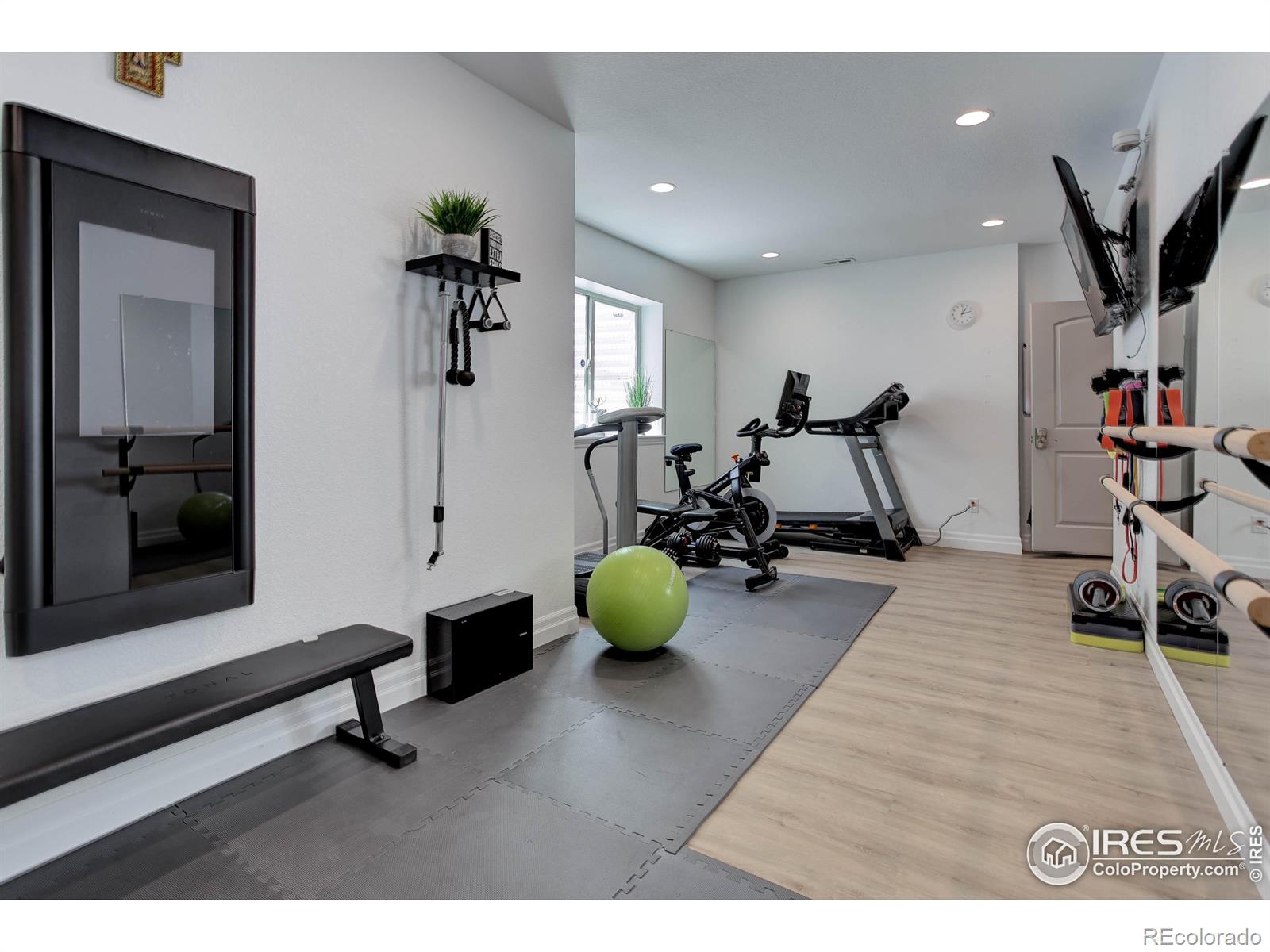MLS Image #8 for 9527  loveland way,arvada, Colorado