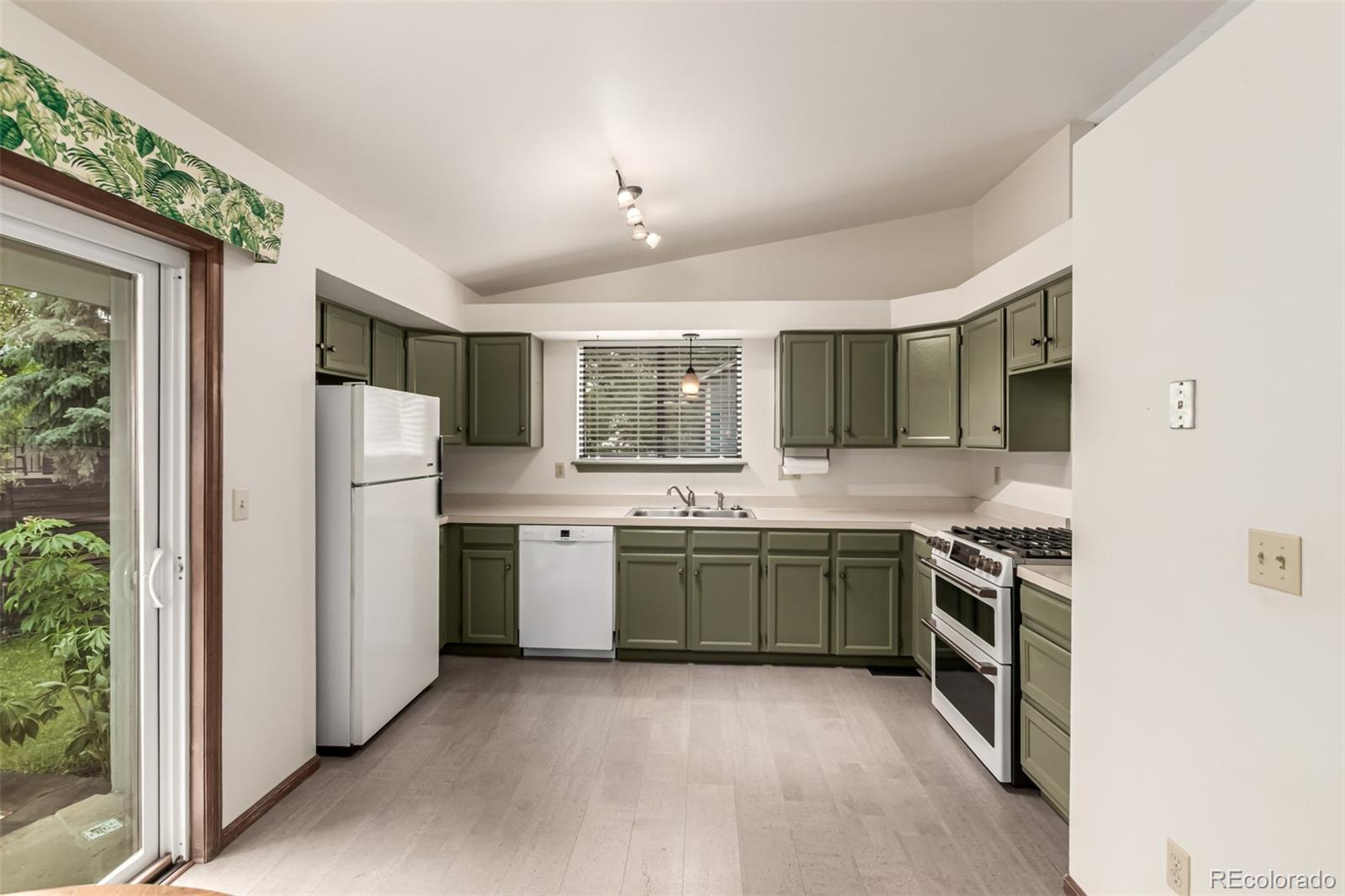 MLS Image #12 for 182  lois circle,louisville, Colorado