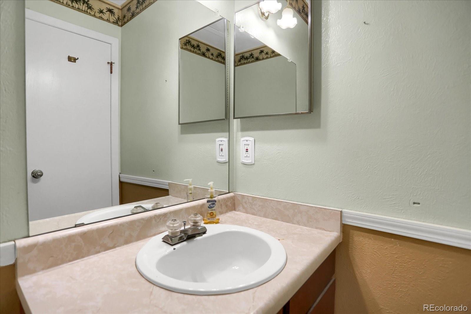 MLS Image #16 for 3853 s genoa court,aurora, Colorado