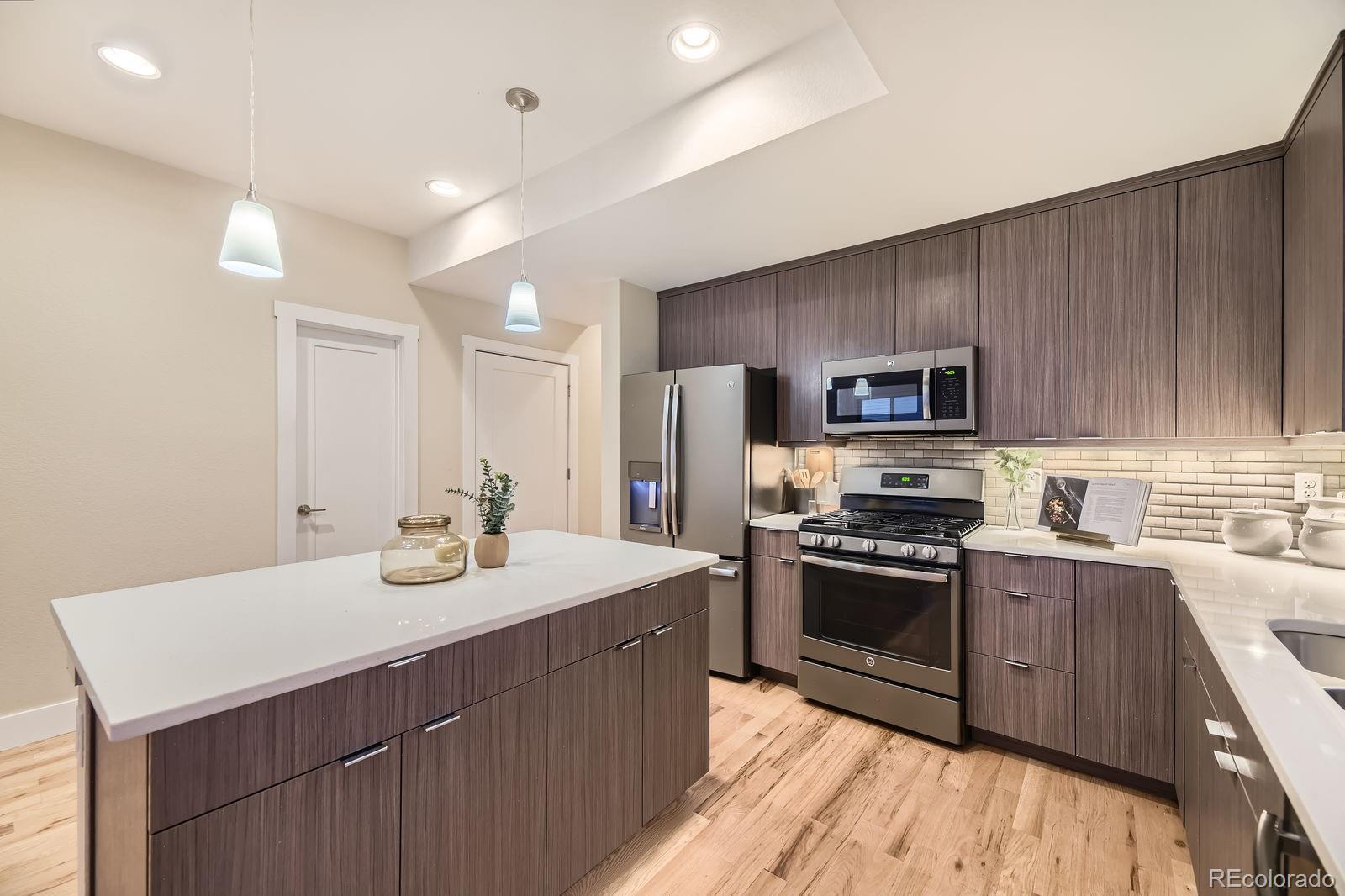 MLS Image #13 for 2442 s bannock street,denver, Colorado