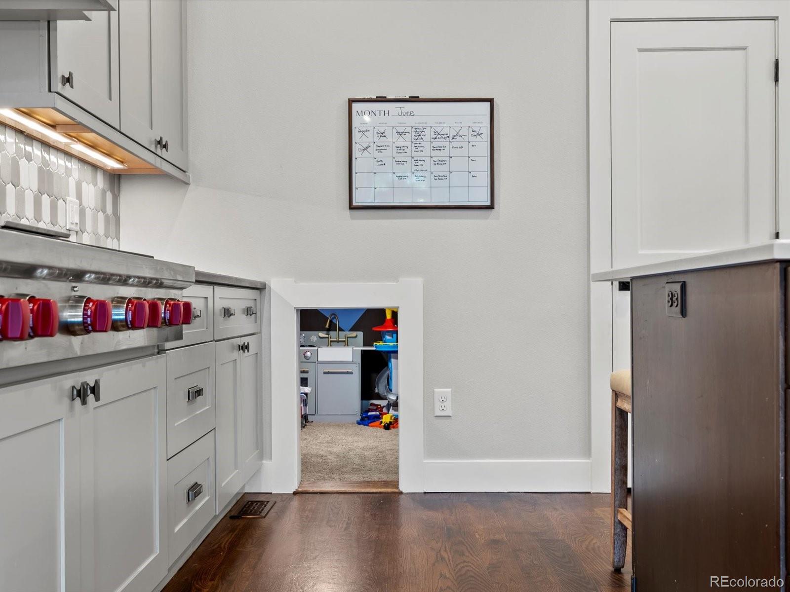 MLS Image #11 for 1051 s york street,denver, Colorado