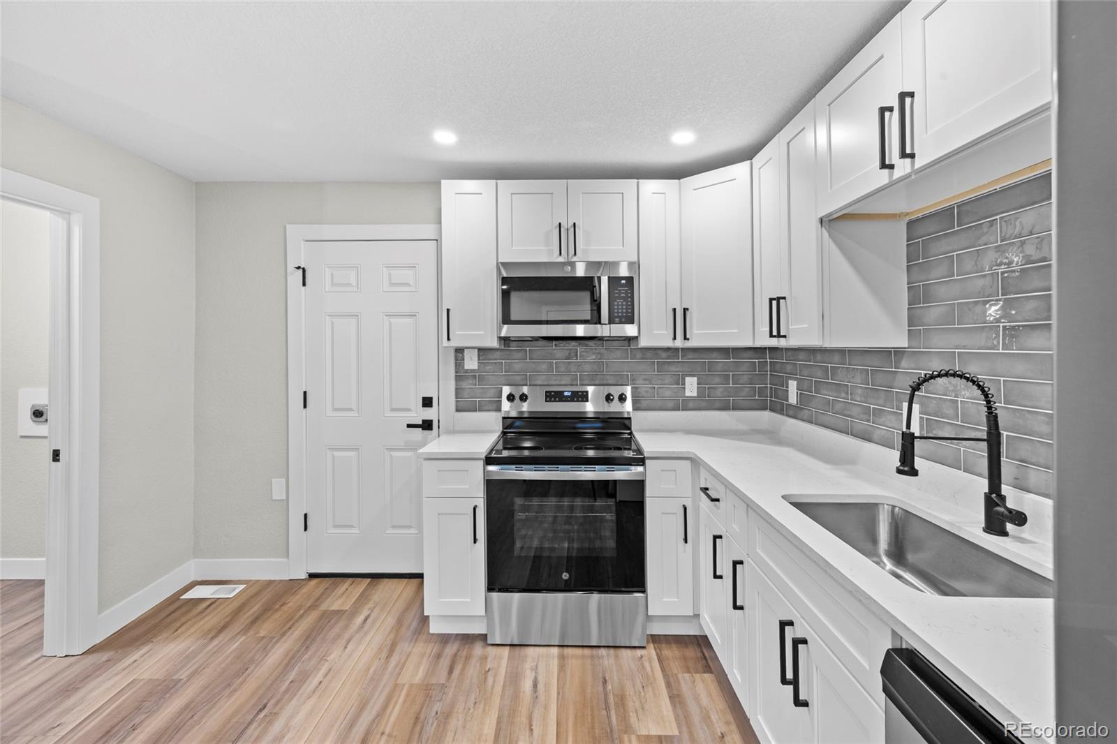 MLS Image #10 for 851 s eliot street,denver, Colorado